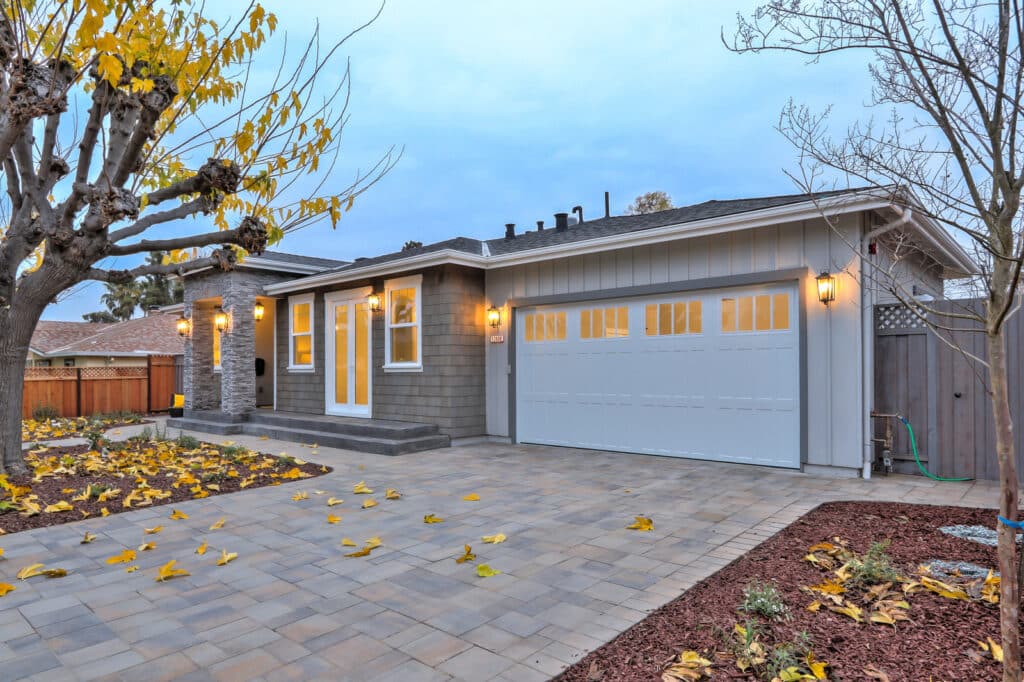 Saratoga front view with garage