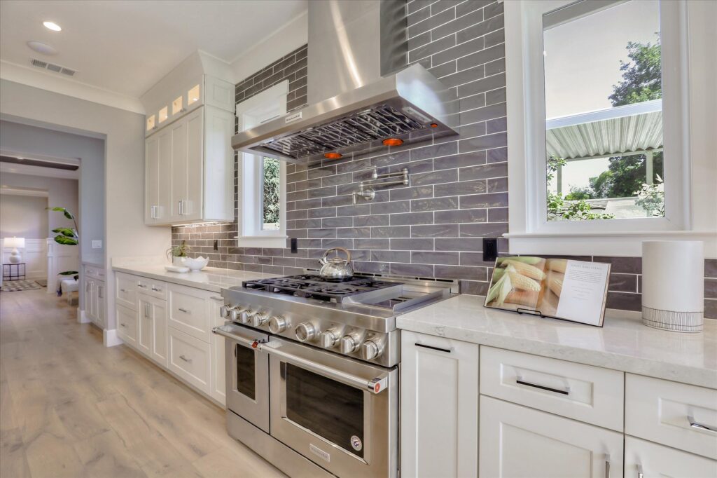 Los Gatos stove with chimney