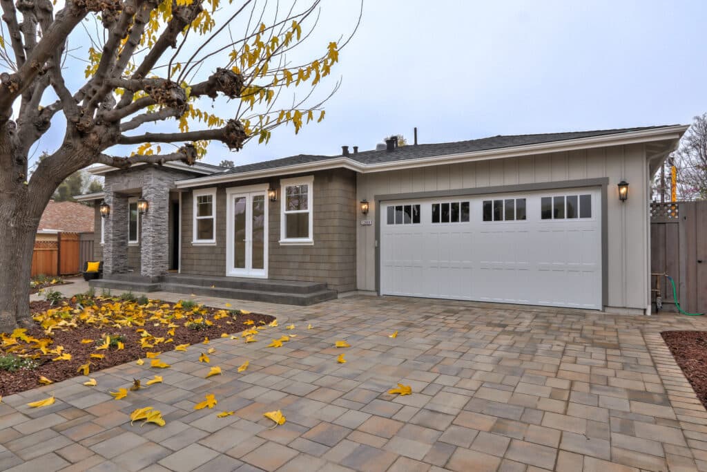 Saratoga Garage