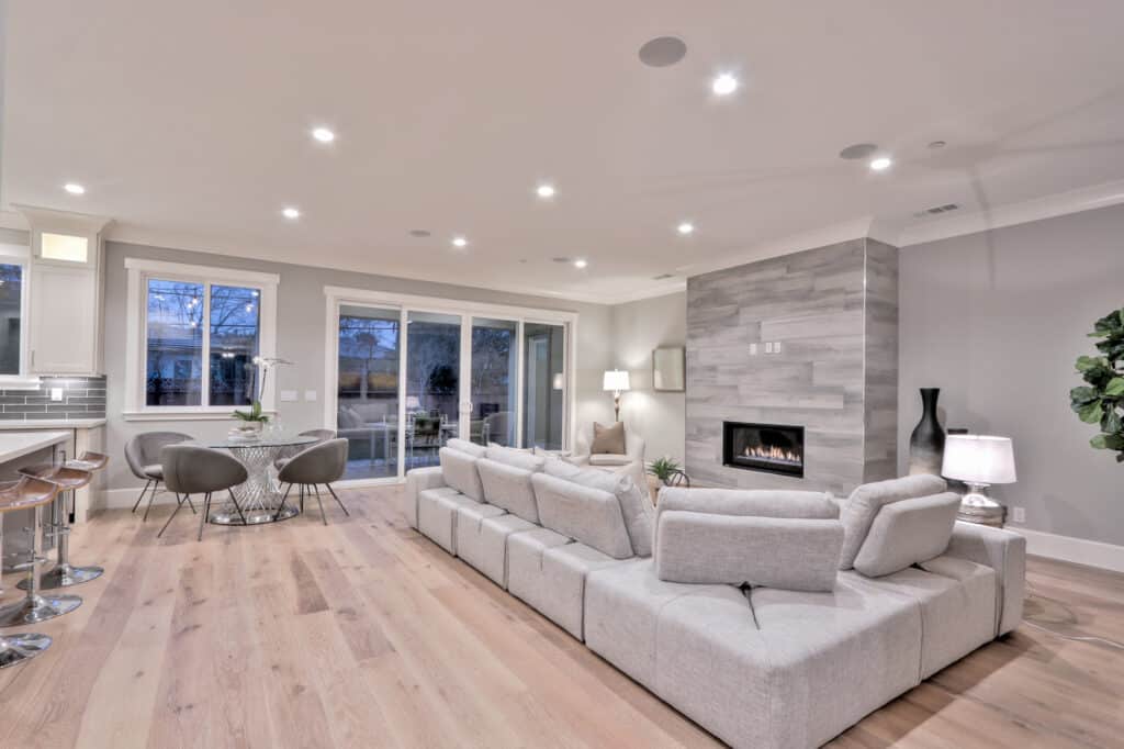Saratoga living area side view