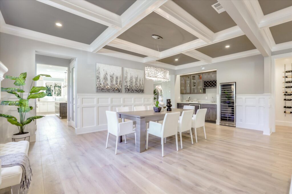 Los Gatos dining area side view
