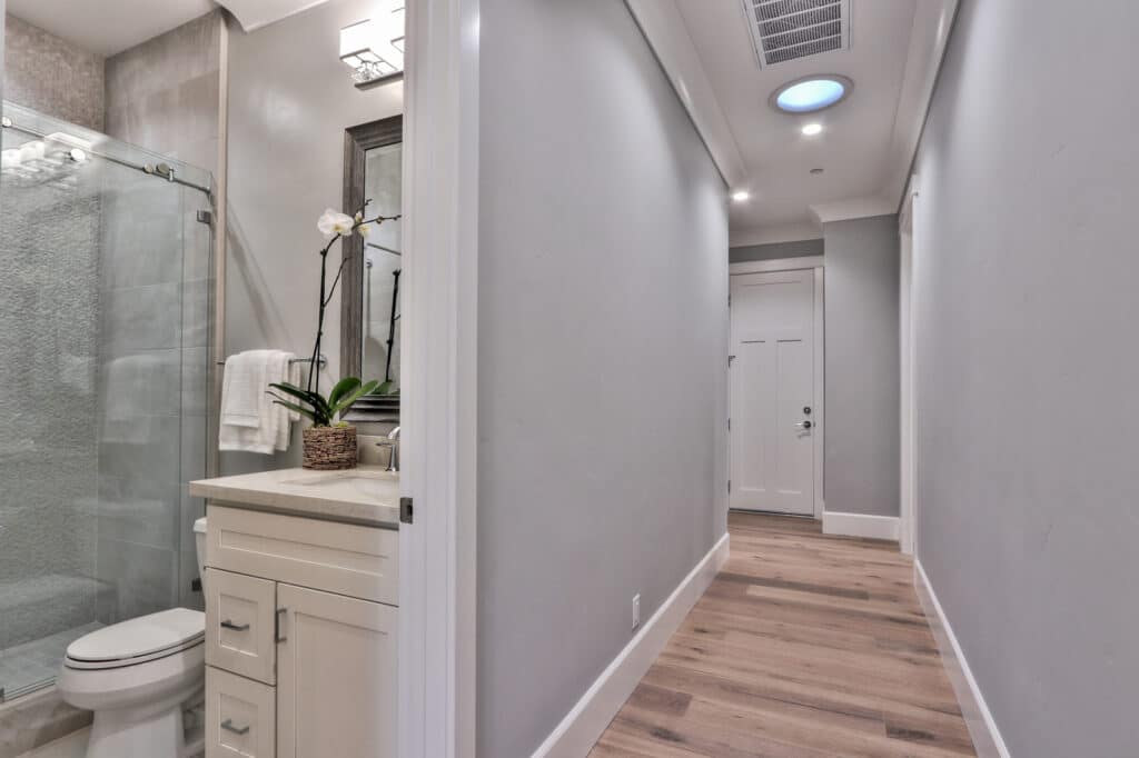 Saratoga washroom view with gallery
