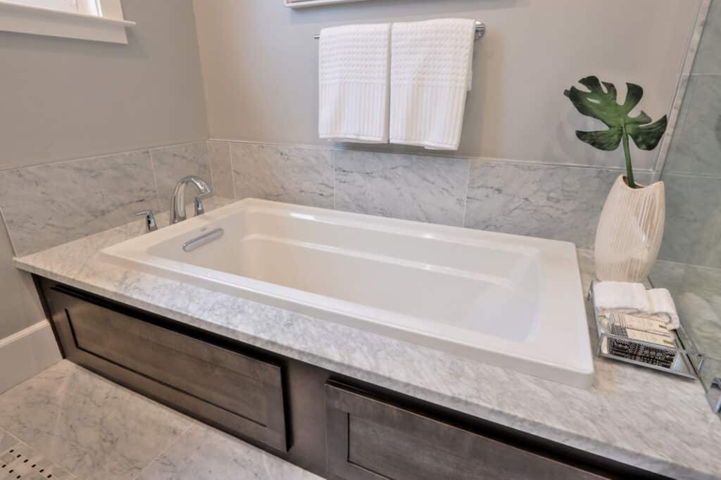 Saratoga jacuzzi