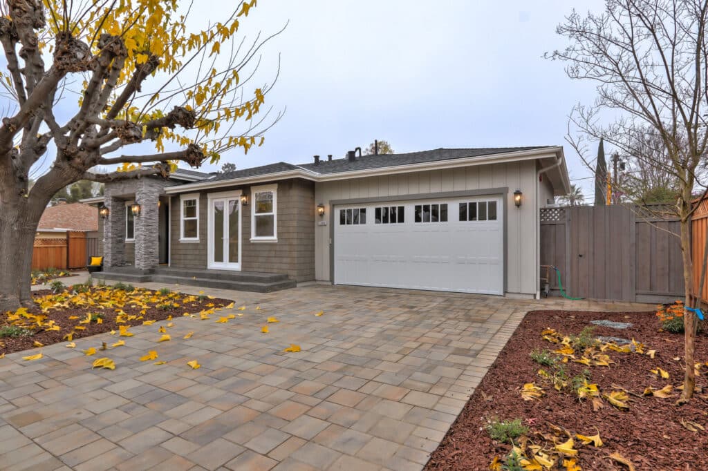 Saratoga garage