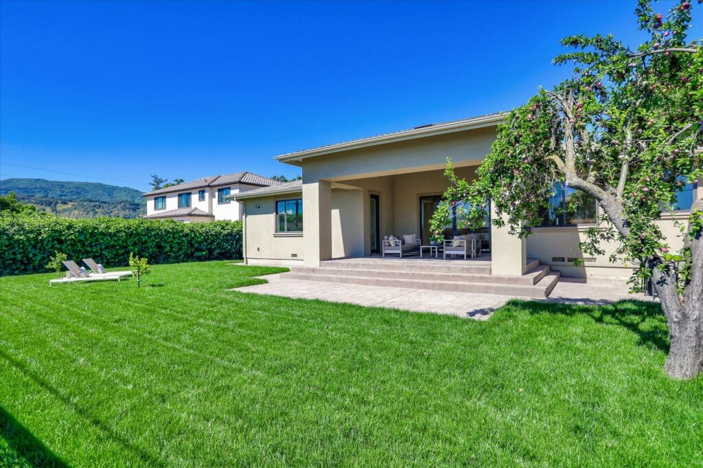 Los Gatos garden corner view