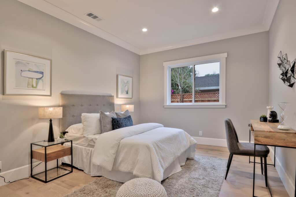Saratoga bedroom side view