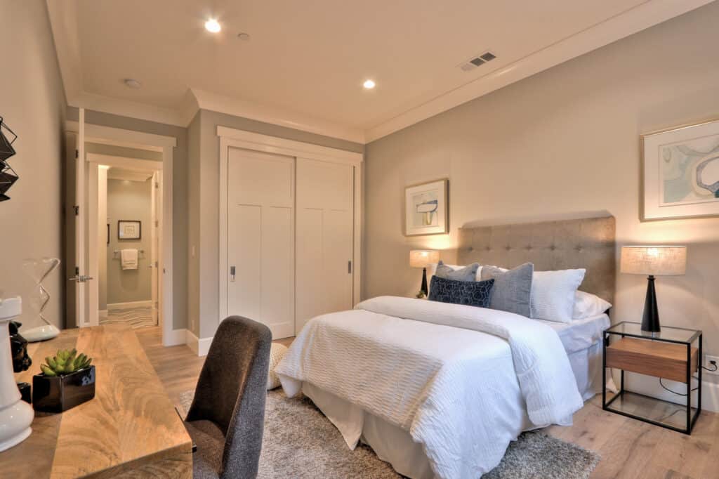 Saratoga bedroom side view