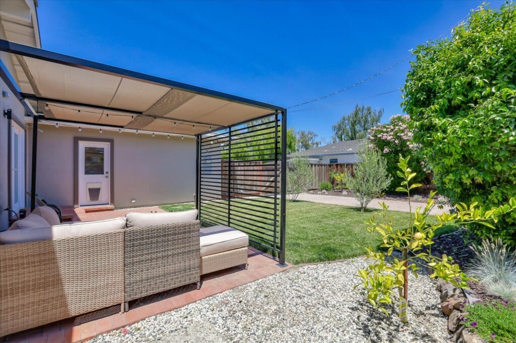 Oakdell backyard corner view