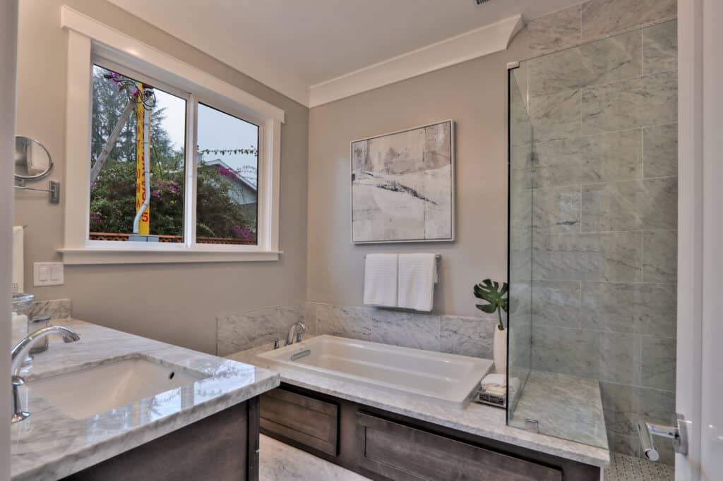 Saratoga bathroom