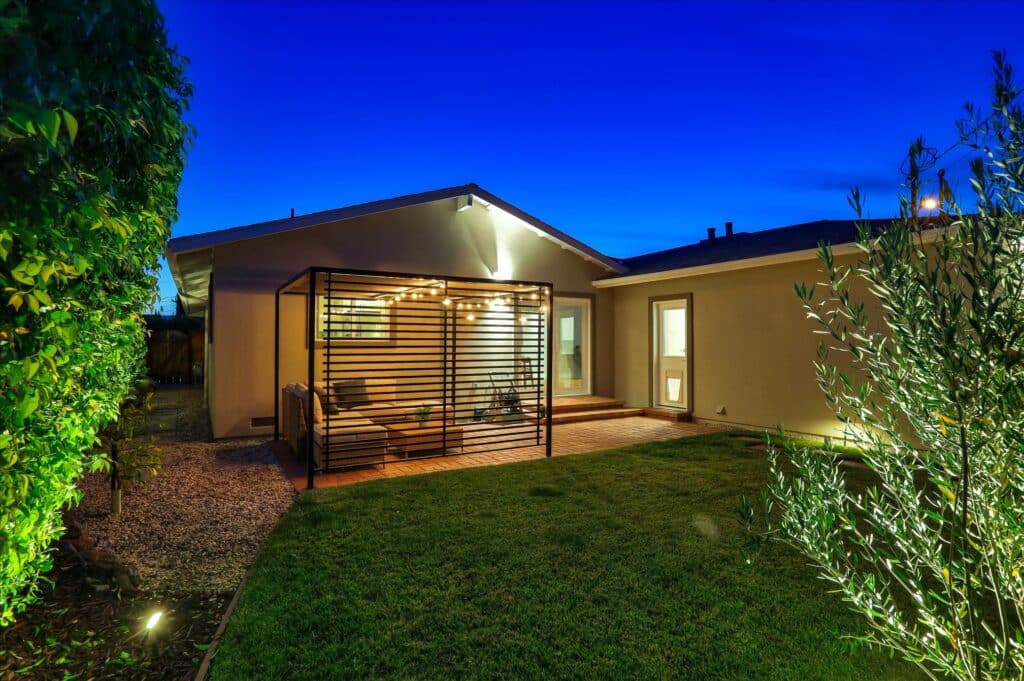 Oakdell backyard corner view