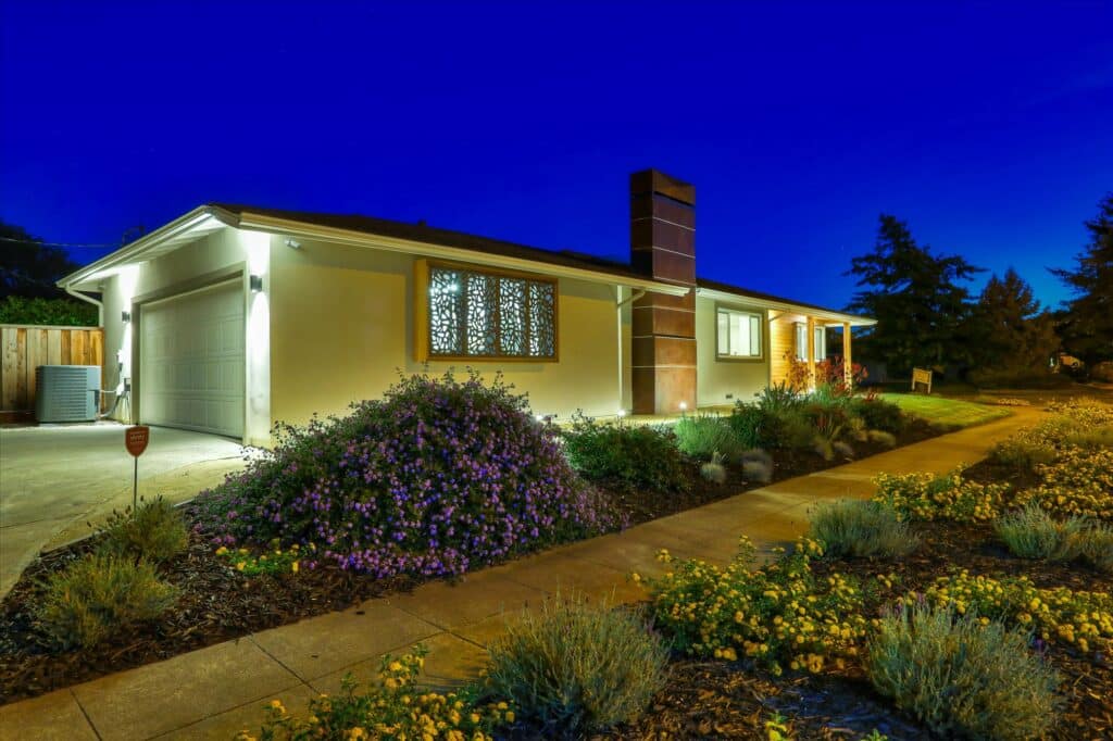 Oakdell garage and garden